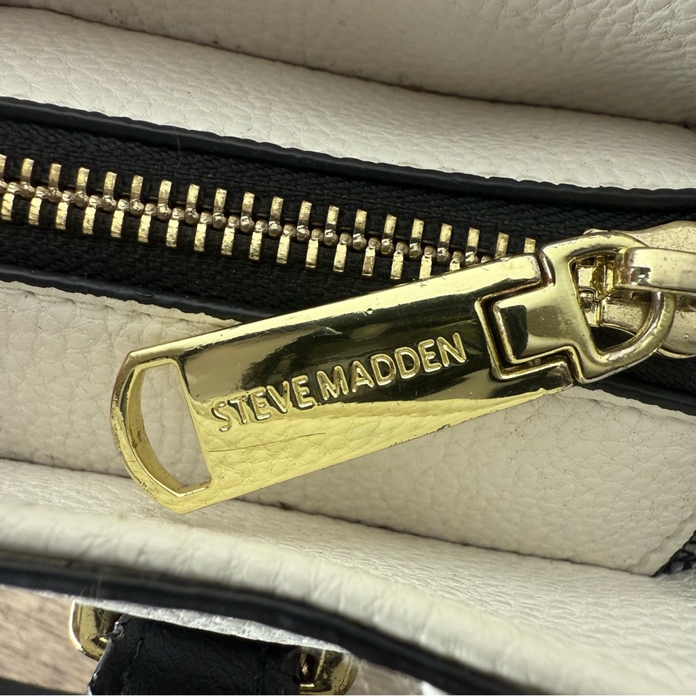 STEVE MADDEN Black White Colour Block Hand Bag Crossbody Strap Zipper PU *Flaw* - Picture 8 of 16